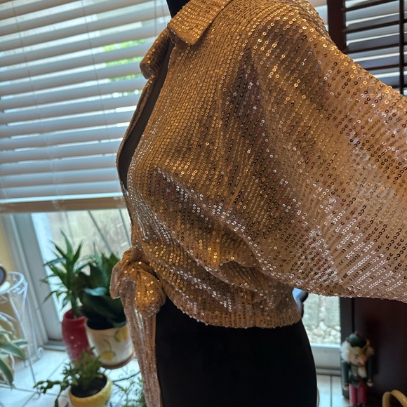 NWT STEPS NY SEQUINED CROP - Picture 3 of 5